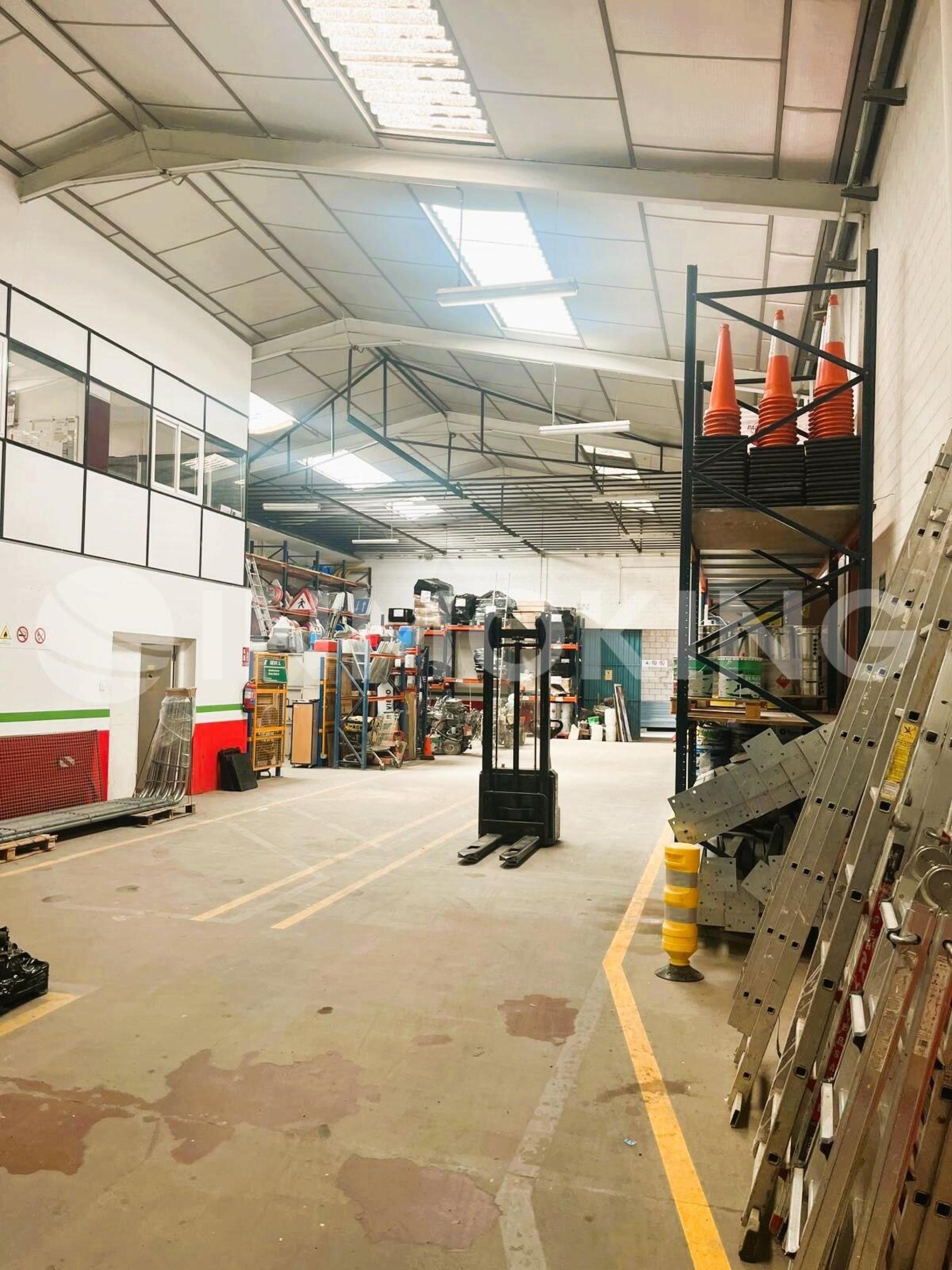 Foto de la propiedad Nave en Venta en San Fernando de Henares